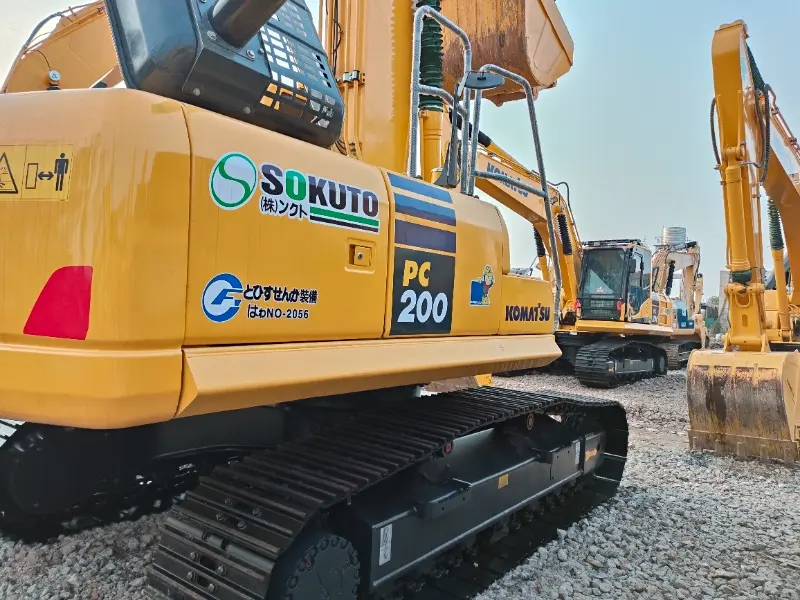 İkinci el Komatsu PC200 ekskavatörler Paletli ekskavatörler Sağ