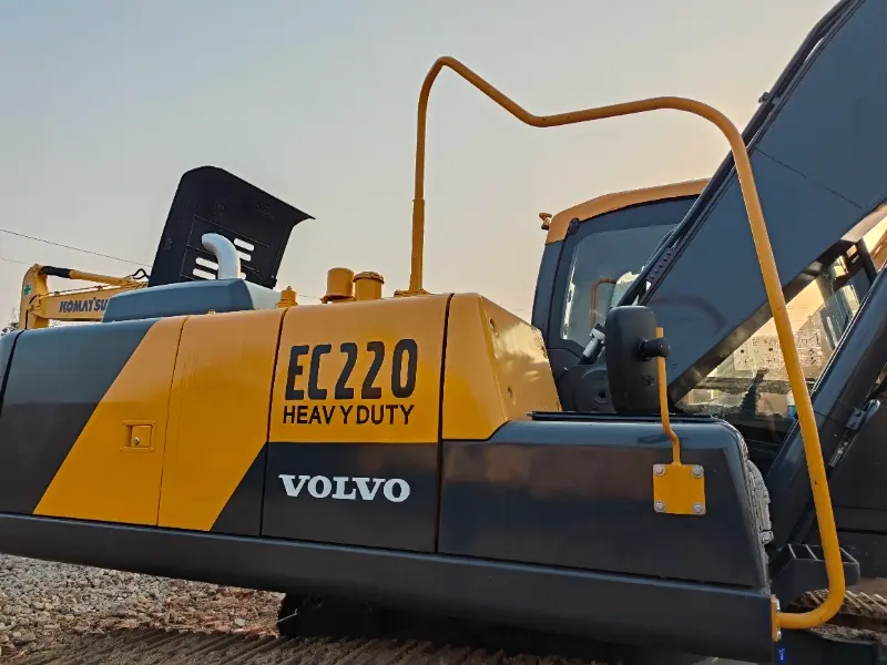 Used Volvo EC220DL excavator